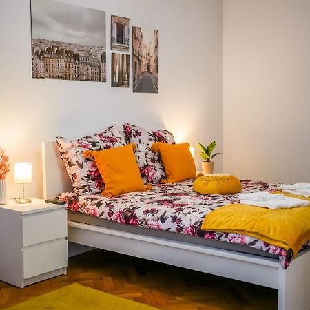 Ultracentral Golden Gatehouse 3 Bdrm 부쿠레슈티 외부 사진