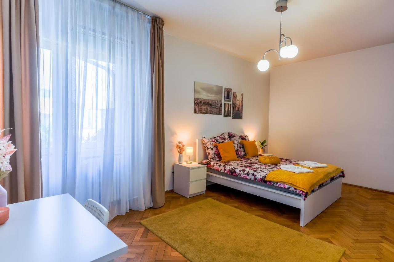 Ultracentral Golden Gatehouse 3 Bdrm 부쿠레슈티 외부 사진