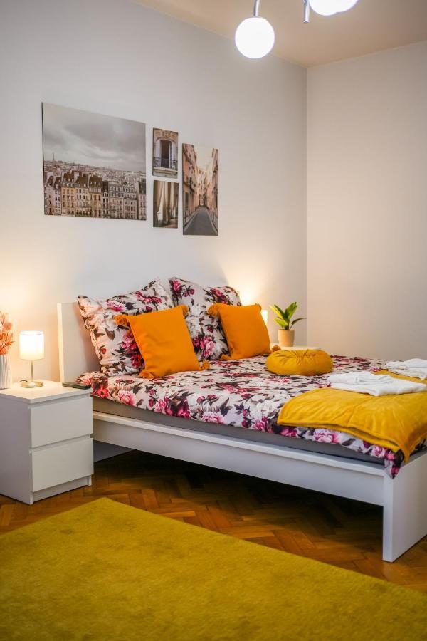 Ultracentral Golden Gatehouse 3 Bdrm 부쿠레슈티 외부 사진