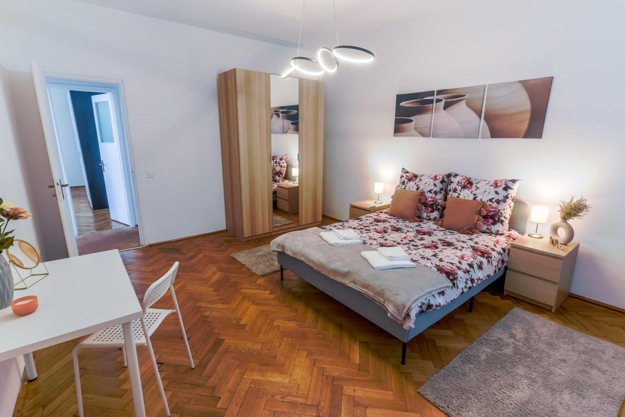 Ultracentral Golden Gatehouse 3 Bdrm 부쿠레슈티 외부 사진