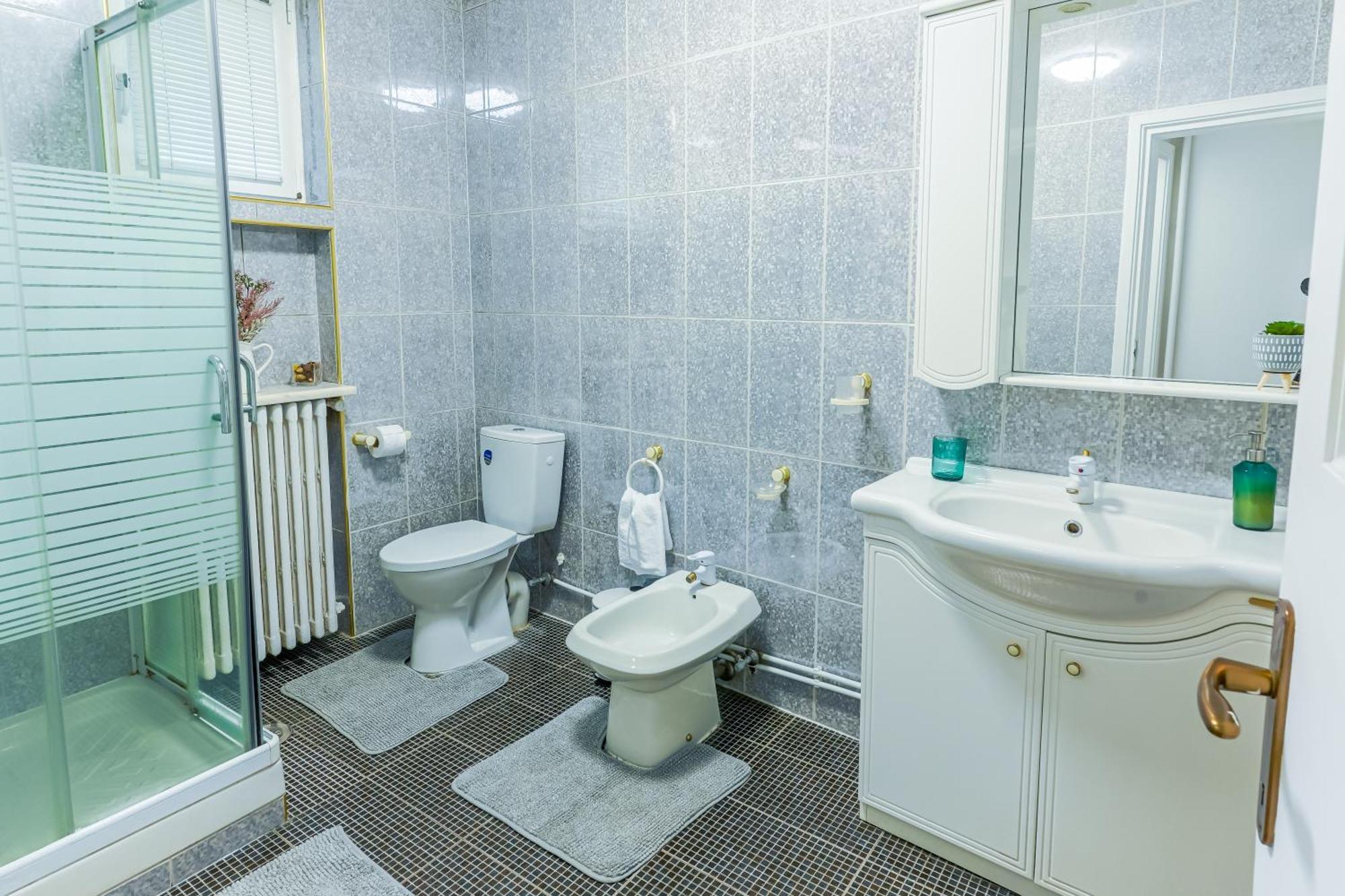 Ultracentral Golden Gatehouse 3 Bdrm 부쿠레슈티 외부 사진